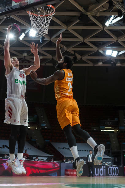 意味着她在 意味着她在